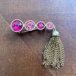 Vintage brooch, bar pin with graduated pink‎ stones